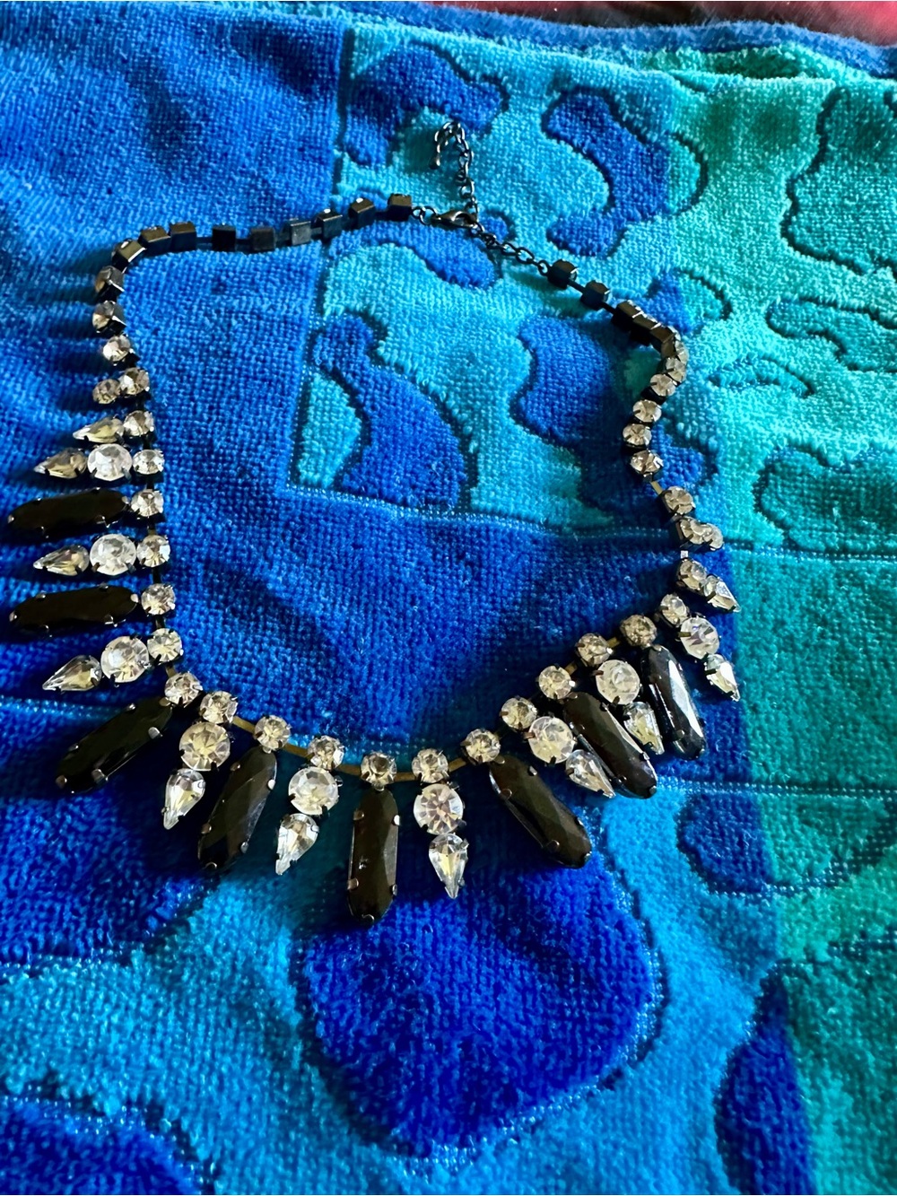 Crystal Drop Statement Necklace in Black and Clear choker style